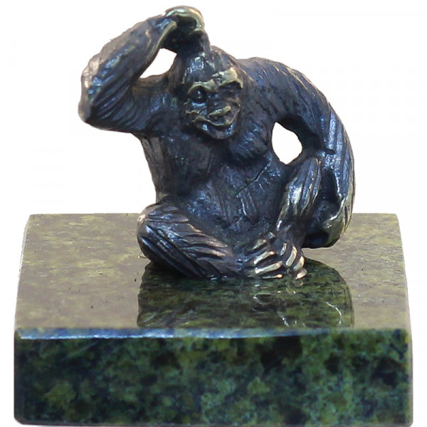 224047 - Обезьяна думает